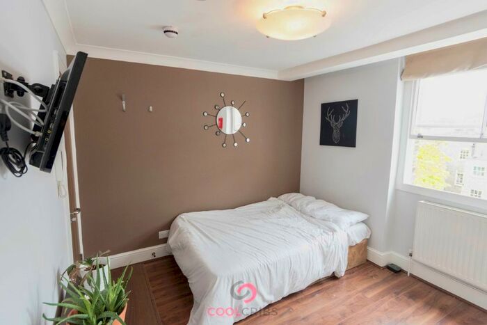 Studio To Rent In Hereford Road, Bayswater, W2