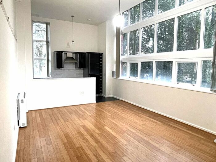 2 Bedroom Apartment To Rent In Blackburn Road, Bolton, BL1
