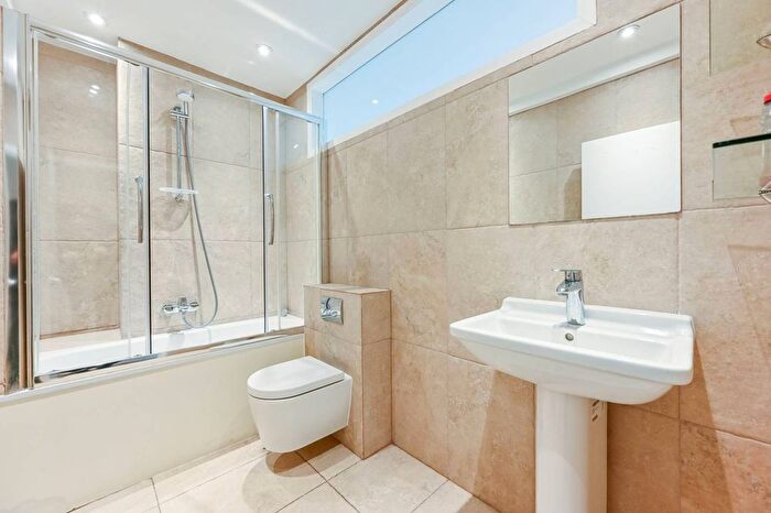 2 Bedroom Maisonette To Rent In Harrington Square, Camden, London, NW1