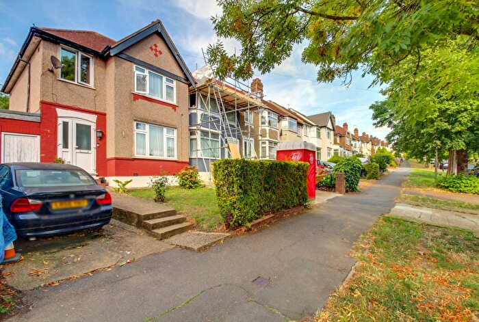 3 Bedroom End Of Terrace House For Sale In Whitton Avenue East, Greenford, UB6