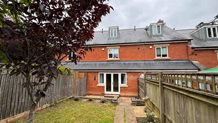 3 Bedroom Town House To Rent In Kettering Road, Rothwell, NN14