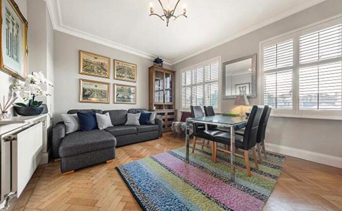 2 Bedroom Apartment To Rent In Dorset Square, Marylebone, London, NW1