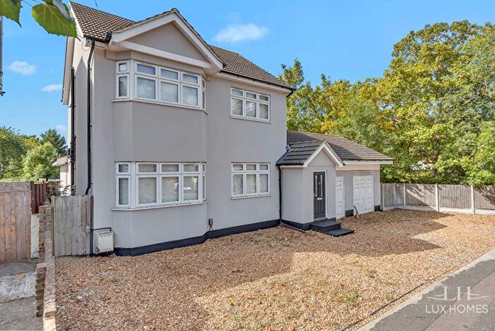5 Bedroom Detached House For Sale In Osborne Road, Hornchurch, RM11