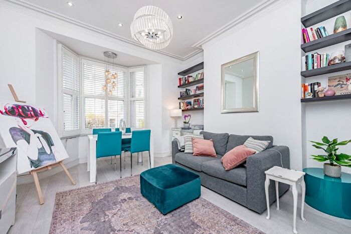 1 Bedroom Property For Sale In Harwood Road, Fulham, London, SW6