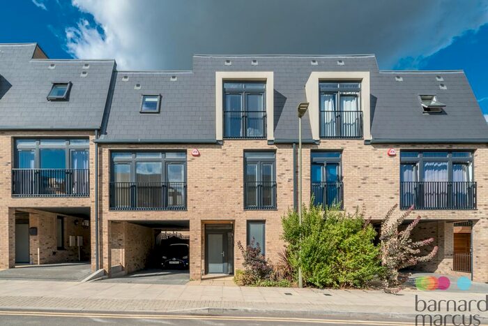 4 Bedroom End Of Terrace House To Rent In Helios Way, Barnet, EN5