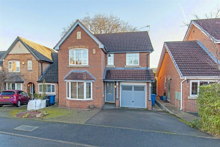 4 Bedroom Detached House To Rent In Foxbrook Court, Walton, Chesterfield S40