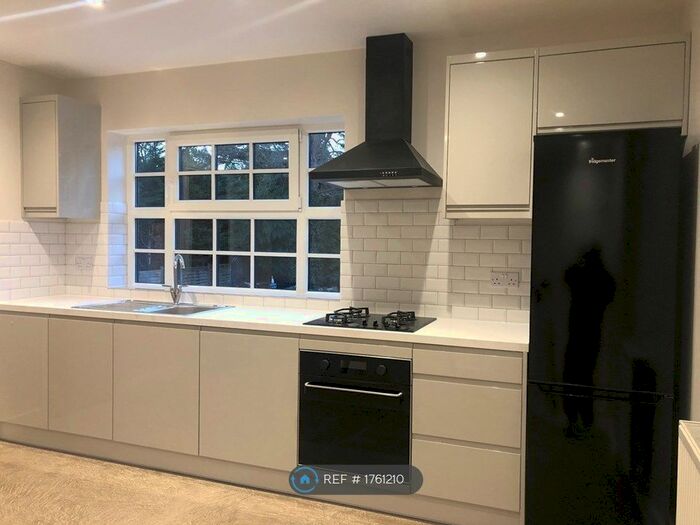 2 Bedroom Flat To Rent In Coombe Lane West, Kingston Upon Thames, KT2