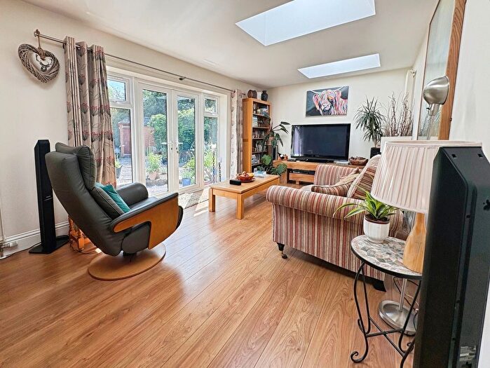 3 Bedroom Semi-Detached House For Sale In Ash Grove, Aylesbury, Buckinghamshire, HP21