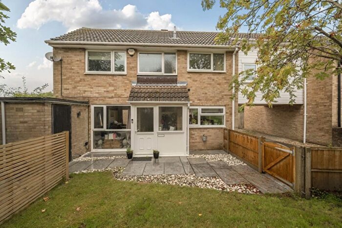 3 Bedroom End Of Terrace House For Sale In Bracknell, Berkshire, RG12