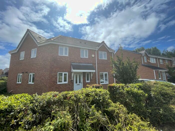 3 Bedroom Semi-Detached House To Rent In Ridgewell Close, L21