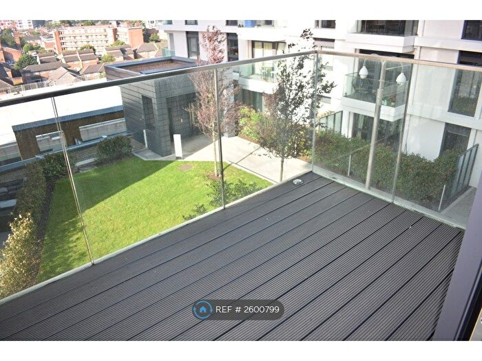 2 Bedroom Flat To Rent In Bach House, London, SW8