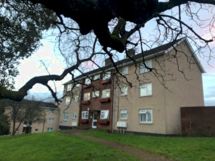 2 Bedroom Flat To Rent In East Wonford Hill, Exeter, EX1