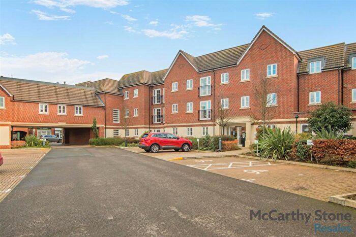1 Bedroom Apartment For Sale In Lowe House, London Road, Knebworth, SG3