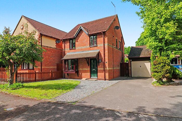 3 Bedroom Detached House For Sale In Newmarket Close, Horton Heath, SO50