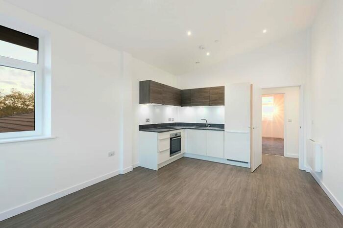 2 Bedroom Flat To Rent In Camberley, Surrey, GU15