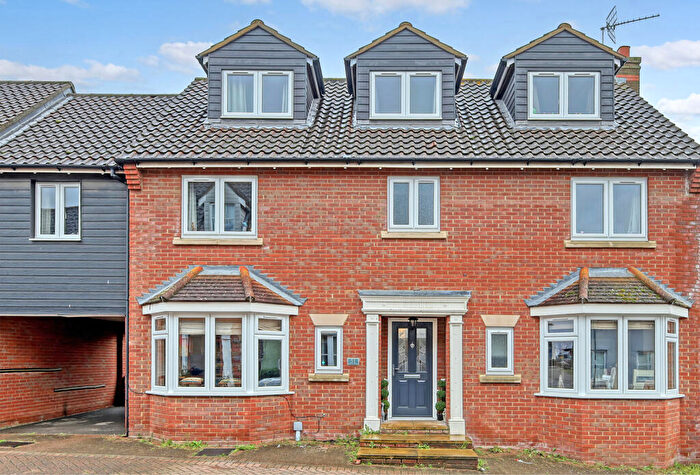 6 Bedroom Terraced House For Sale In Hallett Road, Flitch Green, Dunmow, Essex, CM6