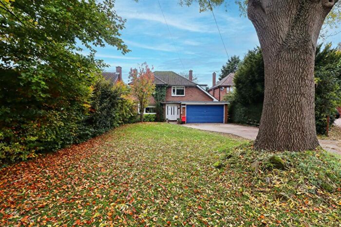 4 Bedroom Detached House For Sale In The Green, Coleshill, Birmingham, B46