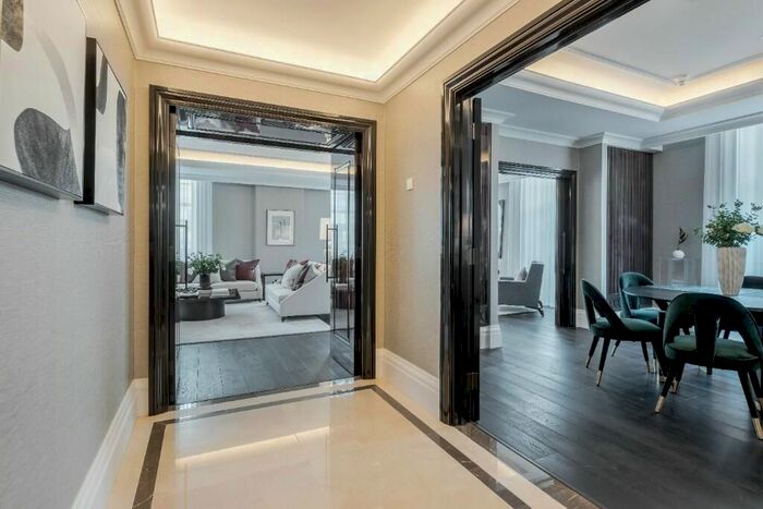 3 Bedroom Flat To Rent In Whitehall Place, London, SW1A
