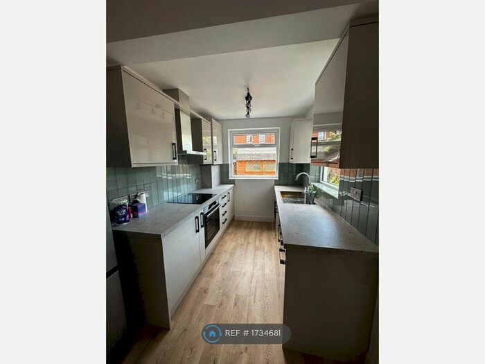 3 Bedroom End Of Terrace House To Rent In Gresham Road, Custom House, E16