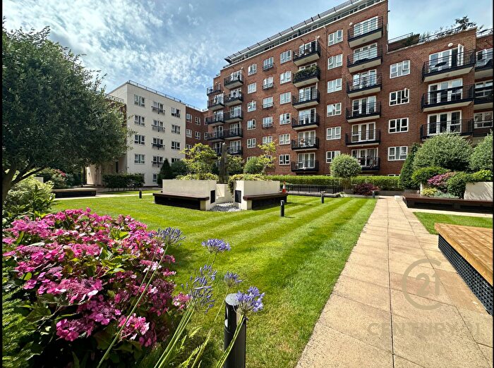2 Bedroom Flat For Sale In Seven Kings Way Kingston Upon Thames, KT2