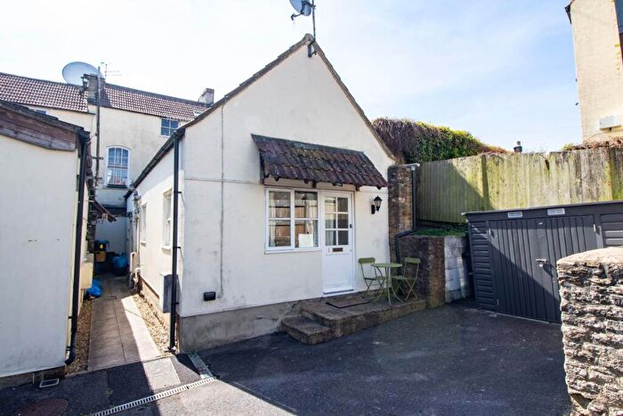 1 Bedroom Semi Detached House For Sale In Hartley Court, Frome, BA11