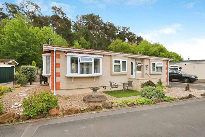 2 Bedroom Park Home For Sale In Kingsford Lane, Wolverley, Kidderminster, DY11