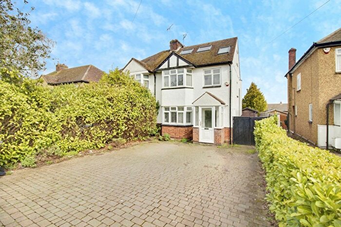 4 Bedroom Semi-detached House For Sale In Southgate Road, Potters Bar, EN6