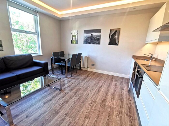 2 Bedroom Apartment To Rent In Hornsey Road, London, N7