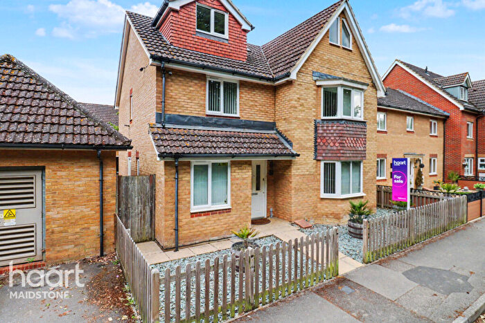 6 Bedroom Detached House For Sale In Brishing Road, Maidstone, ME17