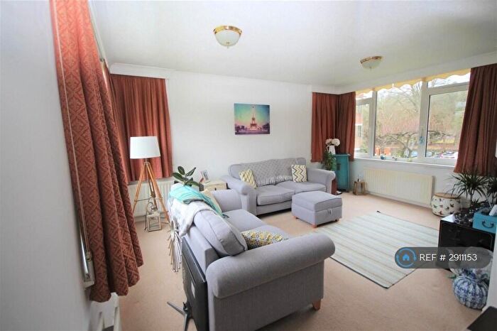 2 Bedroom Flat To Rent In Ray Mead Road, Maidenhead, SL6