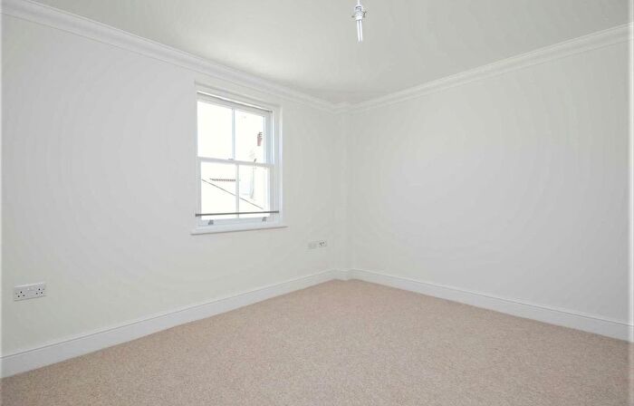 2 Bedroom Flat To Rent In Bay View, Central Parade, Herne Bay, Kent, CT6