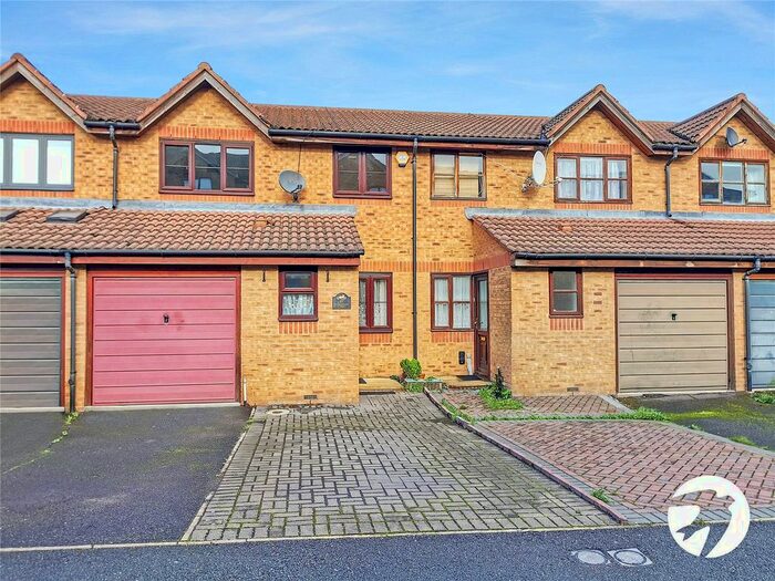 3 Bedroom Detached House To Rent In Harlinger Street, London, SE18