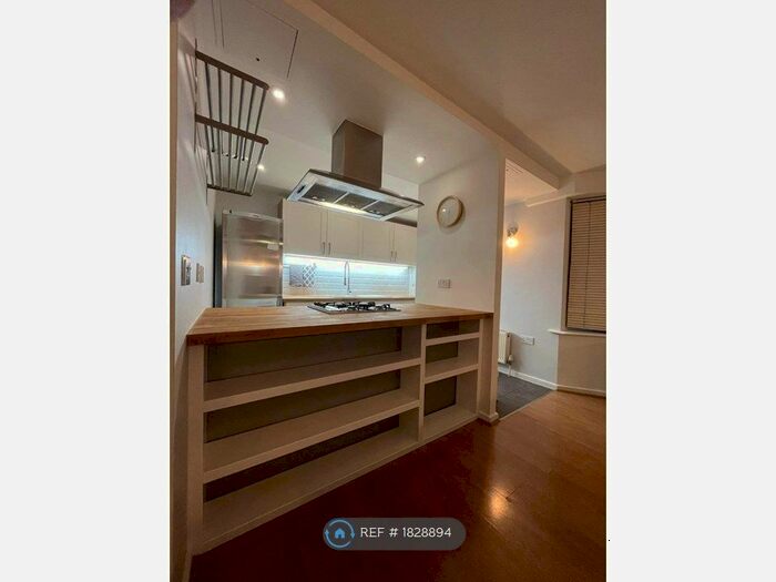 2 Bedroom Flat To Rent In Bow, London, E3