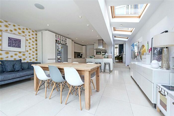 4 Bedroom Terraced House To Rent In Ramsden Road, Nightingale Triangle, London, SW12