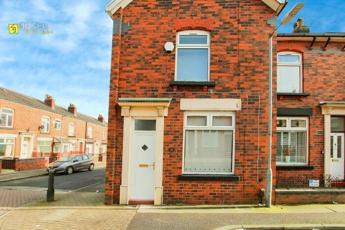 2 Bedroom End Of Terrace House To Rent In Beatrice Road, Bolton, Greater Manchester, BL1