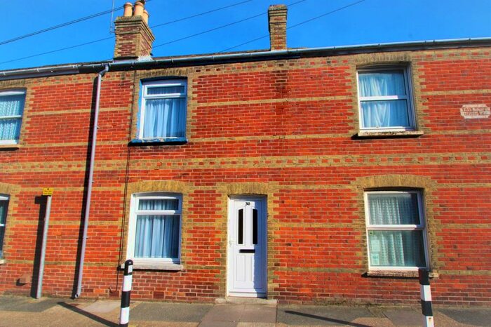 3 Bedroom Terraced House To Rent In Albert Street, Newport, PO30
