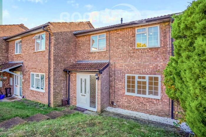 3 Bedroom Terraced House To Rent In West Acres, Amersham, HP7