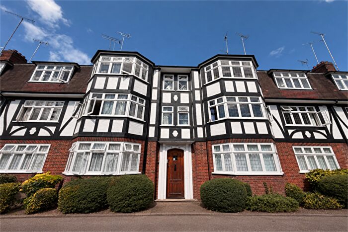2 Bedroom Apartment To Rent In Eagle Court, Hermon Hill, Wanstead, E11