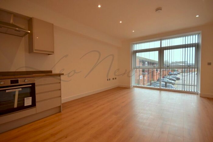 Studio To Rent In Coronation Road, Basingstoke, RG21