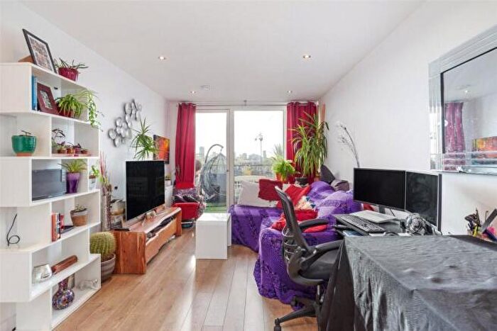 1 Bedroom Apartment For Sale In Fairway Court, Culvert Drive, E3