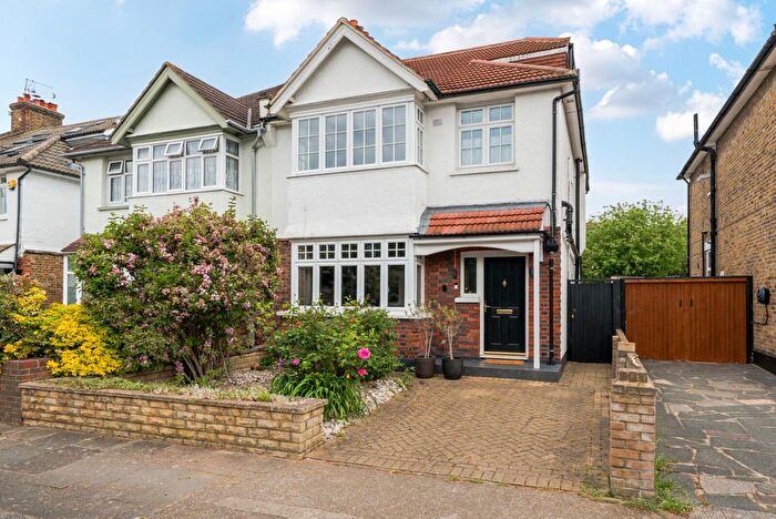 4 Bedroom Semi Detached House For Sale In Neville Road, Kingston Upon Thames, KT1
