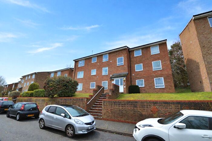 2 Bedroom Apartment To Rent In Montana Close, South Croydon, CR2
