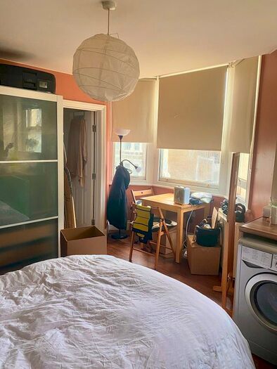 Studio To Rent In Clitheroe Road, London SW9