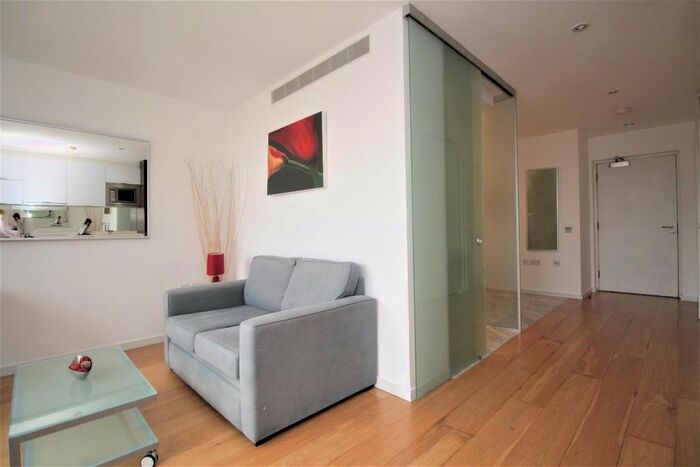 Studio To Rent In Fairmont Avenue, London, E14