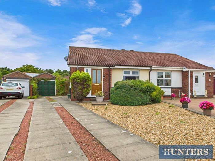 2 Bedroom Semi-detached Bungalow For Sale In Curlew Grove, Bridlington, YO15
