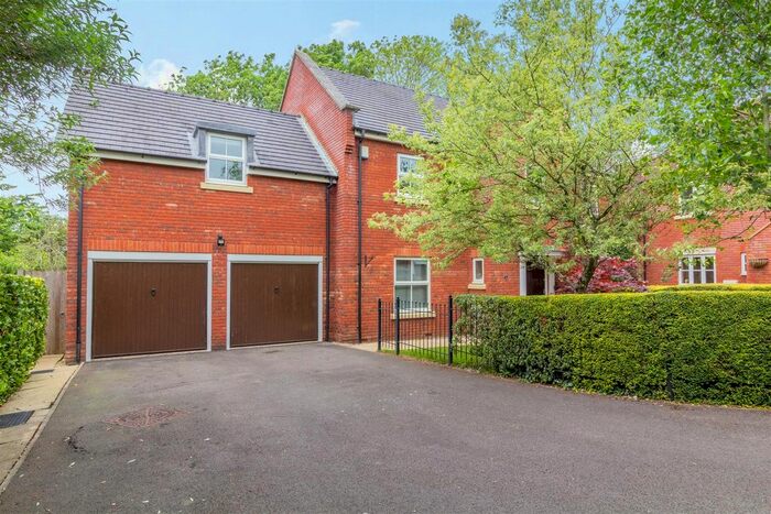 5 Bedroom Detached House For Sale In Quarry Close, Hartpury, Gloucester, GL19