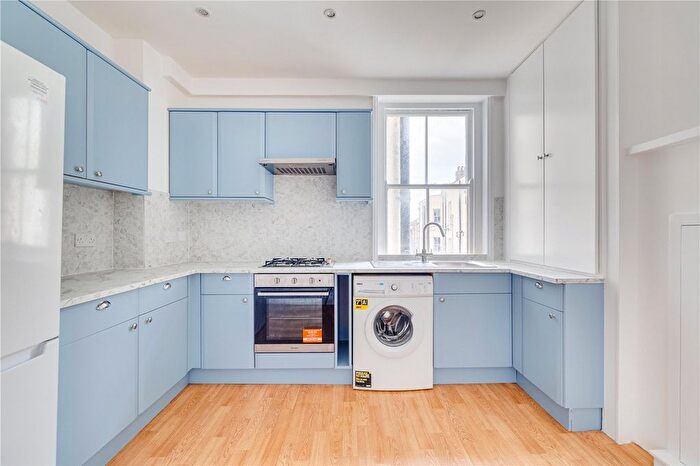 3 Bedroom Flat To Rent In Queen's Club Gardens, London, W14