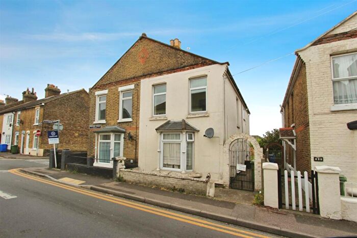 1 Bedroom Maisonette To Rent In A William StreetSittingbourneKent, ME10
