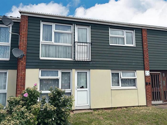 2 Bedroom Apartment For Sale In Parlaunt Road, Langley, SL3