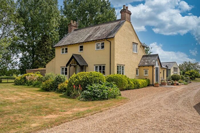 4 Bedroom Detached House For Sale In Deopham Road, Morley St. Botolph, Wymondham, NR18